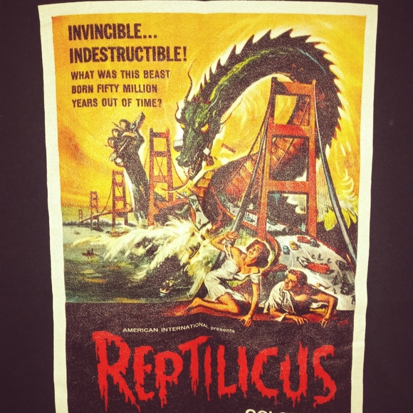 Womans Ring Spun Graphic T Shirt size Small/ New with tag..#A-0003 - Picture 2 of 3